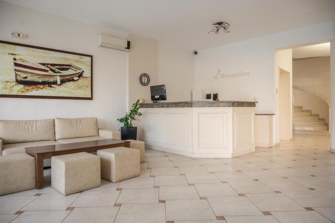 Konstantinos Hotel & Apartments I Nidrí Kültér fotó